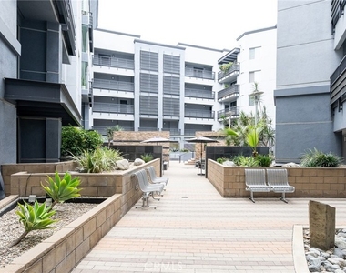 629 Traction Avenue - Photo Thumbnail 7