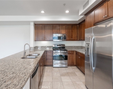 629 Traction Avenue - Photo Thumbnail 17