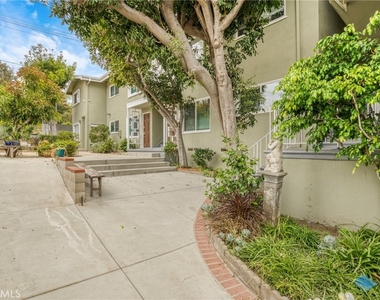 16144 Sunset Boulevard - Photo Thumbnail 4