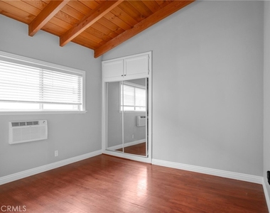 16144 Sunset Boulevard - Photo Thumbnail 7