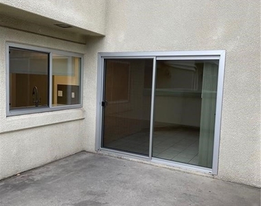 18504 Mayall Street - Photo Thumbnail 7