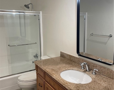 18504 Mayall Street - Photo Thumbnail 13