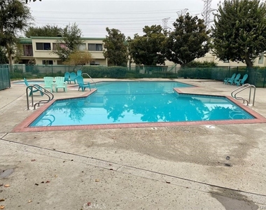 18504 Mayall Street - Photo Thumbnail 16