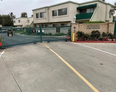 18504 Mayall Street - Photo Thumbnail 14