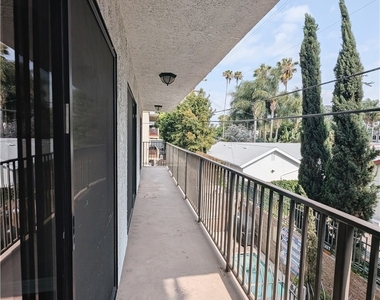 11162 Camarillo St - Photo Thumbnail 23