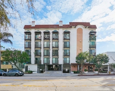 11162 Camarillo St - Photo Thumbnail 1