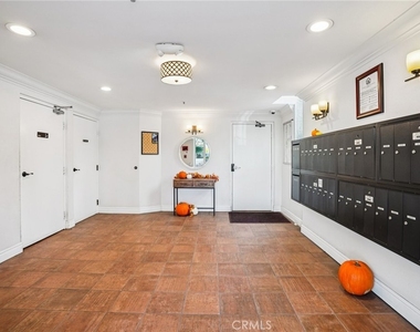 11162 Camarillo St - Photo Thumbnail 3