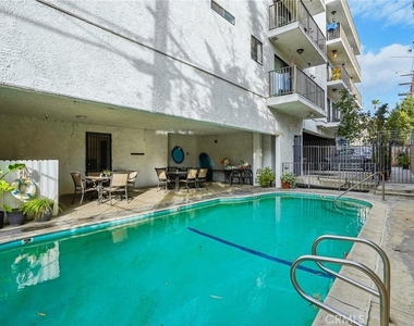 11162 Camarillo St - Photo Thumbnail 8