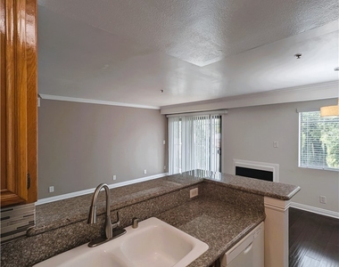 11162 Camarillo St - Photo Thumbnail 14