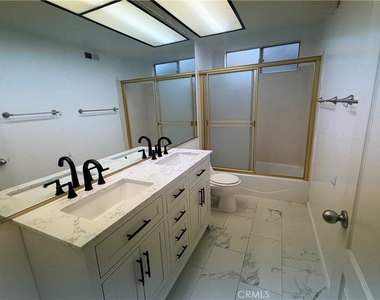 12022 Falcon Crest Way - Photo Thumbnail 23