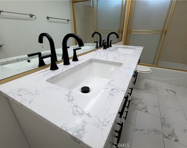 12022 Falcon Crest Way - Photo Thumbnail 21