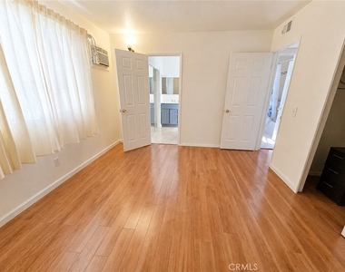 2640 Batson Avenue - Photo Thumbnail 3