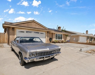 820 Blackwood Dr - Photo Thumbnail 2