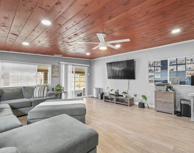 820 Blackwood Dr - Photo Thumbnail 15