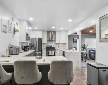 820 Blackwood Dr - Photo Thumbnail 5