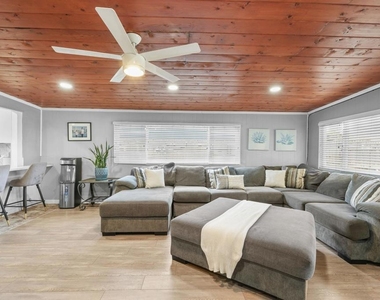 820 Blackwood Dr - Photo Thumbnail 14