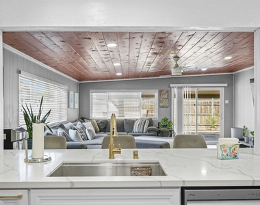 820 Blackwood Dr - Photo Thumbnail 10
