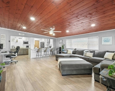 820 Blackwood Dr - Photo Thumbnail 13