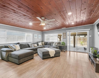 820 Blackwood Dr - Photo Thumbnail 12