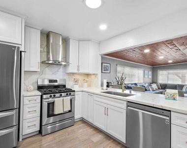 820 Blackwood Dr - Photo Thumbnail 8