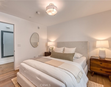 125 Hurlbut Street - Photo Thumbnail 19