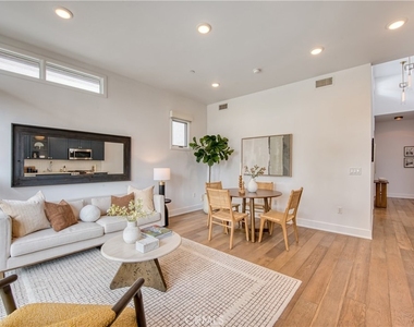 125 Hurlbut Street - Photo Thumbnail 8