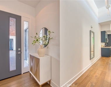 125 Hurlbut Street - Photo Thumbnail 6