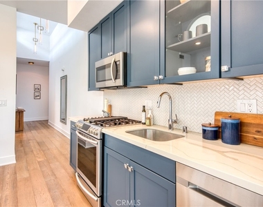 125 Hurlbut Street - Photo Thumbnail 9