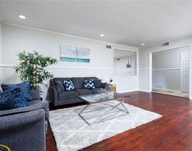 1032 E Buckboard - Photo Thumbnail 3