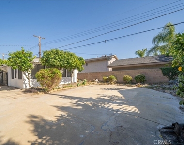 1032 E Buckboard - Photo Thumbnail 21