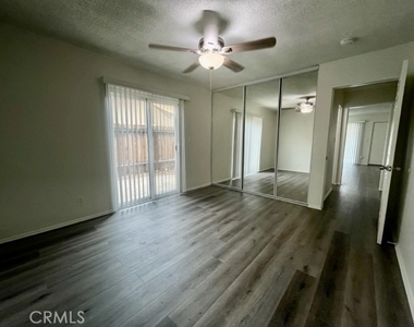 685 E Vista Chino - Photo Thumbnail 23