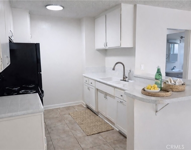 685 E Vista Chino - Photo Thumbnail 9
