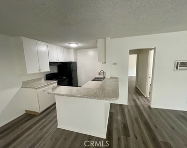 685 E Vista Chino - Photo Thumbnail 14
