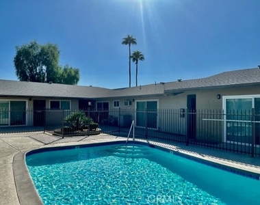 685 E Vista Chino - Photo Thumbnail 26