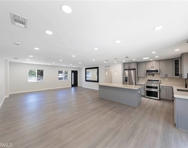 12282 Newport Avenue - Photo Thumbnail 6