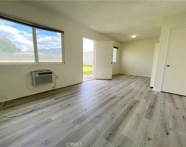 21808 Walnut Avenue - Photo Thumbnail 3