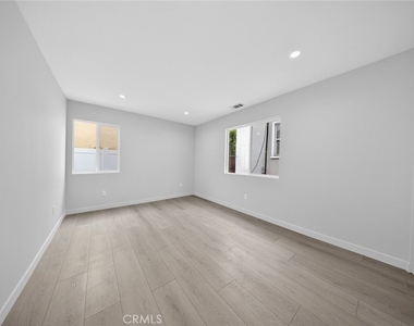 1316 1/2 Carlton Drive - Photo Thumbnail 17