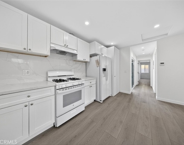 1316 1/2 Carlton Drive - Photo Thumbnail 13