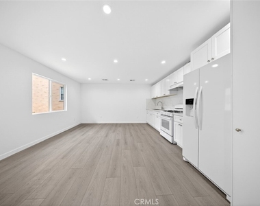 1316 1/2 Carlton Drive - Photo Thumbnail 11