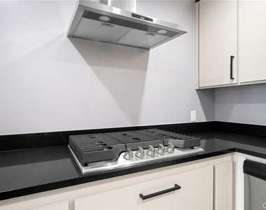 1361 Alameda Avenue - Photo Thumbnail 7
