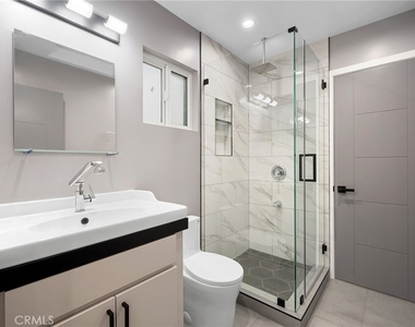 1361 Alameda Avenue - Photo Thumbnail 11