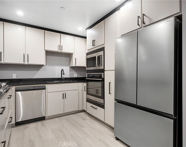 1361 Alameda Avenue - Photo Thumbnail 14