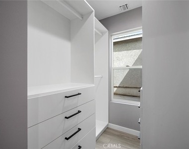 1361 Alameda Avenue - Photo Thumbnail 10