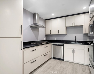 1361 Alameda Avenue - Photo Thumbnail 6