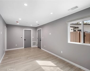 1361 Alameda Avenue - Photo Thumbnail 4