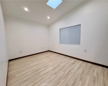 753 Baylor Avenue - Photo Thumbnail 4