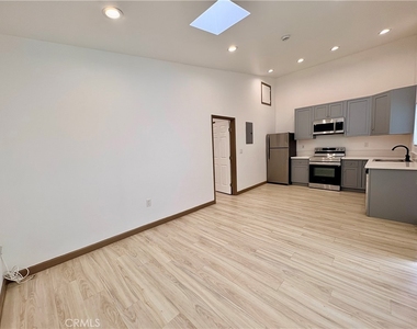 753 Baylor Avenue - Photo Thumbnail 2