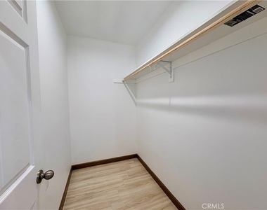 753 Baylor Avenue - Photo Thumbnail 6