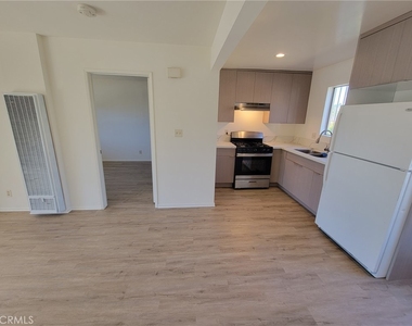 3607 Griffin - Photo Thumbnail 1
