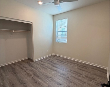 4029 Summer Way - Photo Thumbnail 12